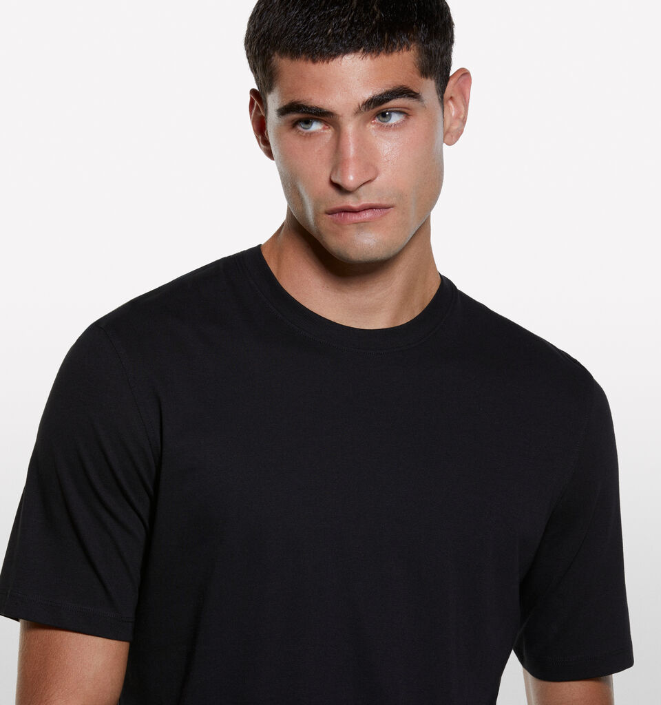 T-shirt de manga curta regular fit preta - t-shirt de manga curta para homem - Preto | Sisley image number 4